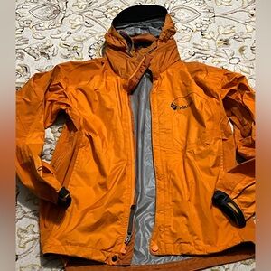 Marmot winter coat size SP.🌹🌹🌹